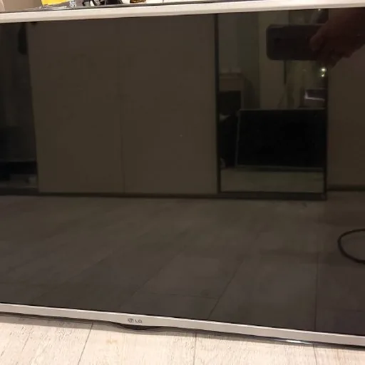LG 32-inch TV