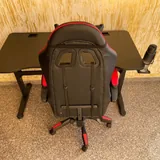 Игровое кресло и компьютерный стол 3