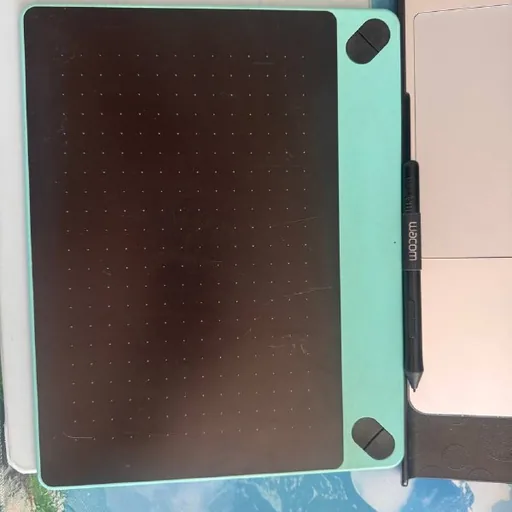 Графический планшет Wacom Intuos CTH-690