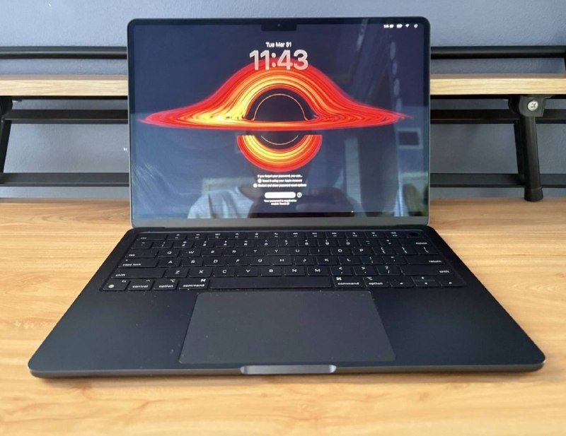 MacBook Air M3 2024 8/256 GB