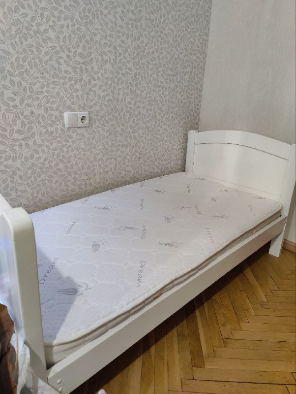 Детская кровать с матрасом и постельным бельём 3