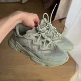 Кроссовки Adidas 1