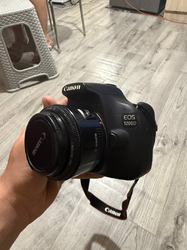 Фотоаппарат Canon EOS 1200D