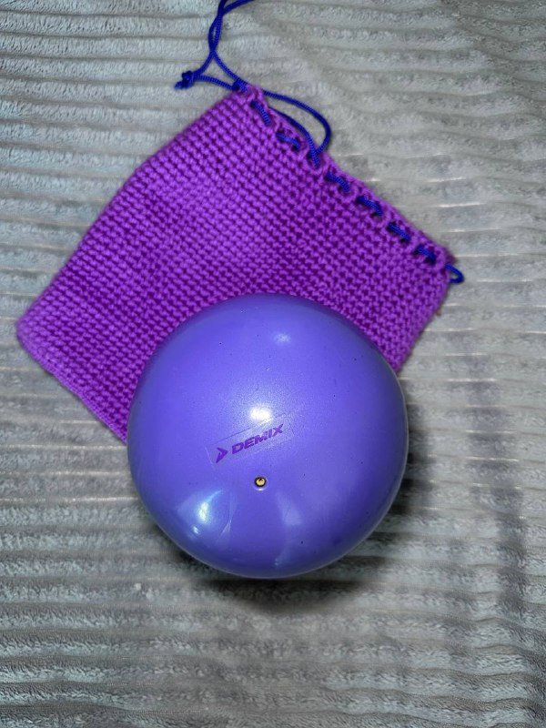 Гимнастический мяч, булавы, гимнастические подушечки, ленты, ткань, ремень