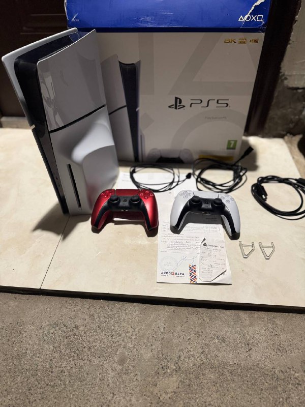Playstation 5 Slim Disk версия, два джойстика, кабели
