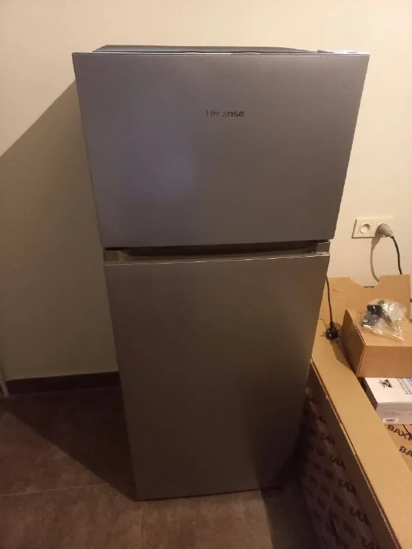 Холодильник Hisense RT267D4AD1 1