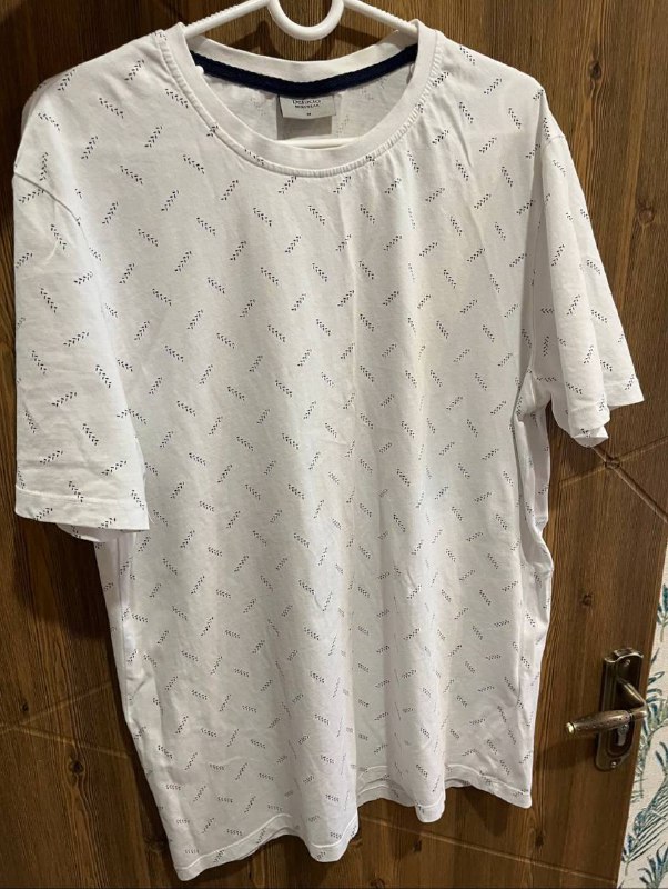 Мужская футболка Defacto, кардиган, кофта Reserved, джинсы Mango, женская рубашка Waikiki
