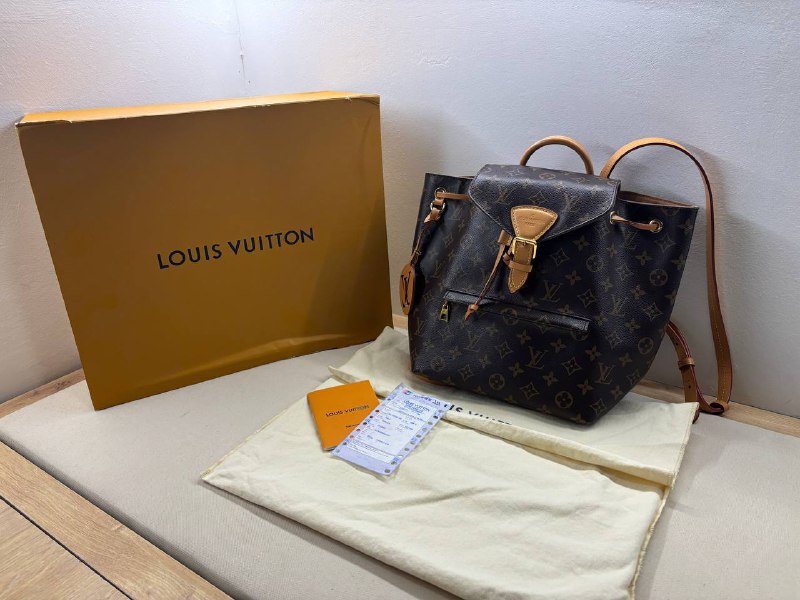 Рюкзак Louis Vuitton Montsouris Backpack MM Monogram 1