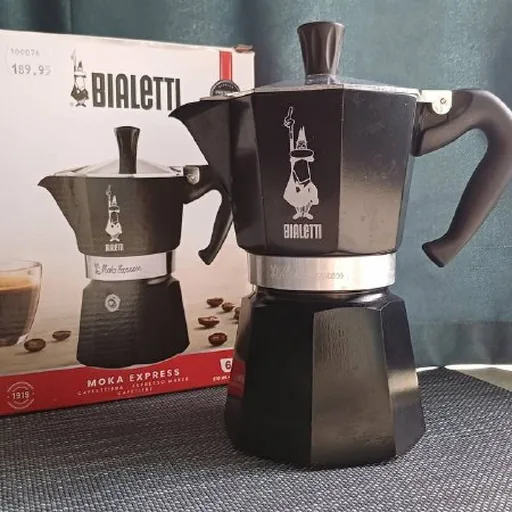 Гейзерная кофеварка Bialetti Moka Express