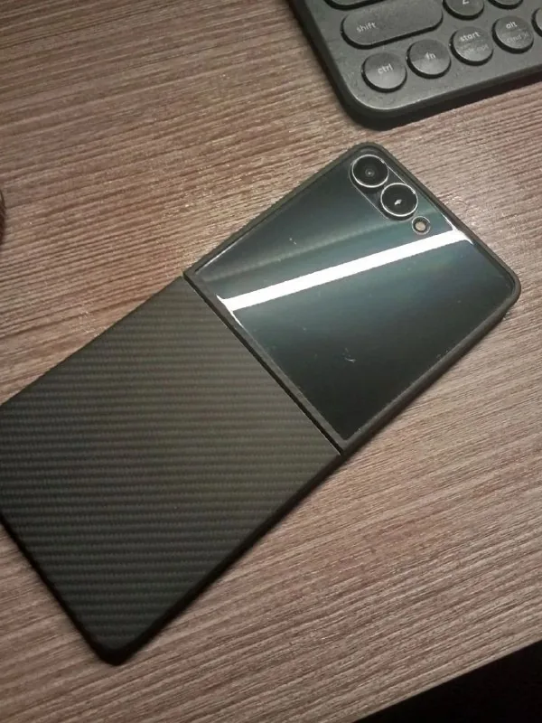 Samsung Galaxy Z Flip7 1