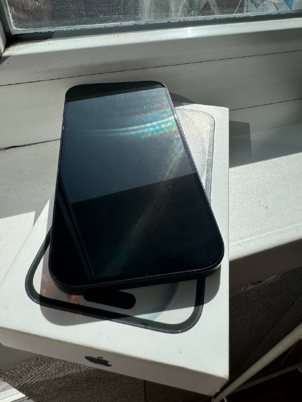 iPhone 15 128GB с комплектом и 2 чехлами 2