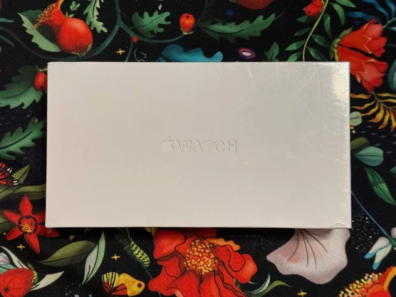 Apple Watch Ultra, AirPods Pro 2 1