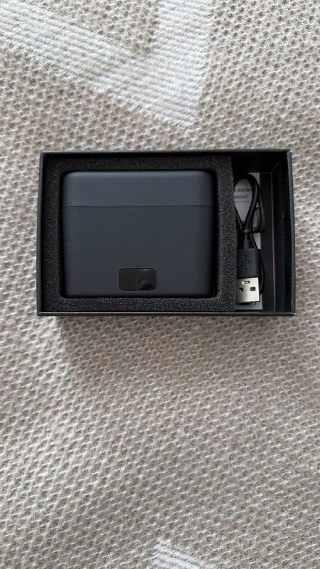 Петличный микрофон, зарядный кейс, ресивер, кабель 2