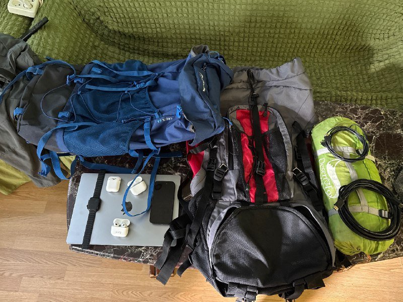 Макбук 16 дюймов, Айфон 15 про, Эплвоч 10, Эйродс 2, Эйрподс 3, Кабеля HDMI, Рюкзаки, Палатка 2хместная