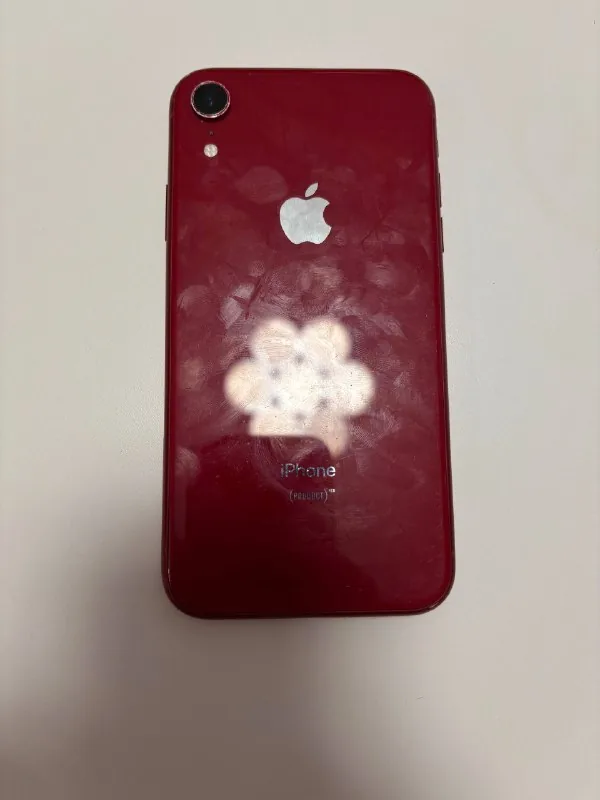iPhone 8, iPhone XR 6