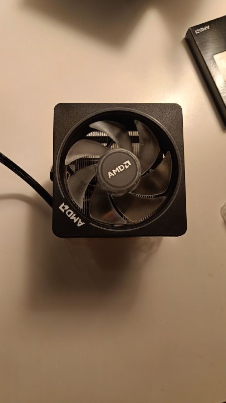 Процессор AMD Ryzen 7 3700x с кулером и мышкой 7