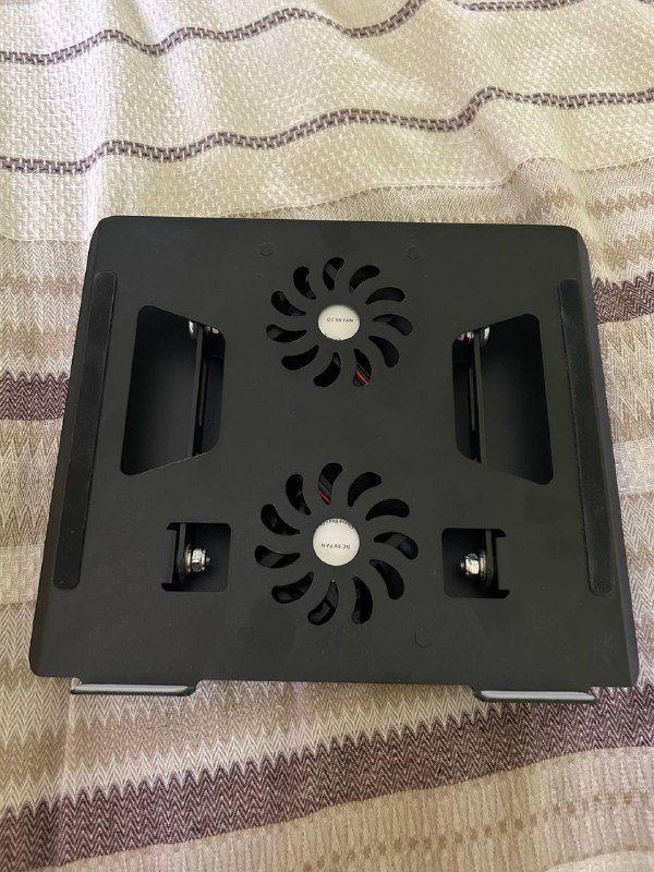 Стойка для ноутбука с охлаждением