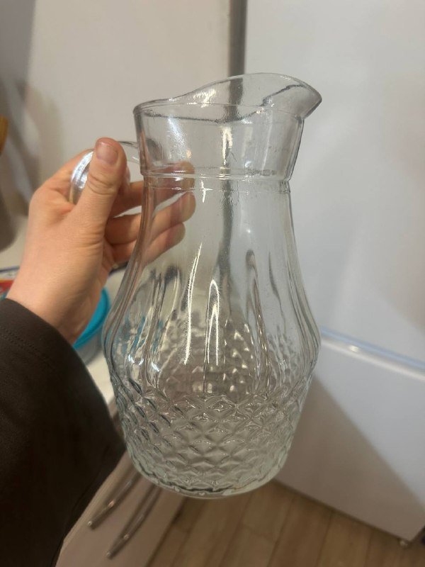Стеклянный кувшин для напитков