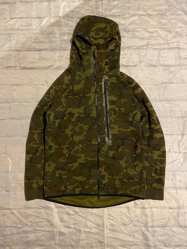 Nike tech fleece размер M