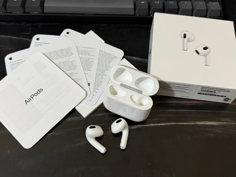 Оригинальные AirPods 3, кейс, зарядник для iPhone 1