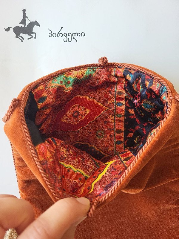 Трусики, спортивный комплект, сумка, посуда, медаль, простынь 5
