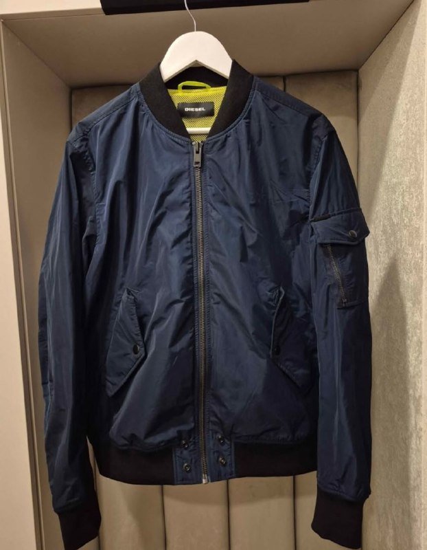 Жилет Diesel, куртка Calvin Klein, куртка Diesel, бомбер Diesel, кожаные кеды, кроссовки 7