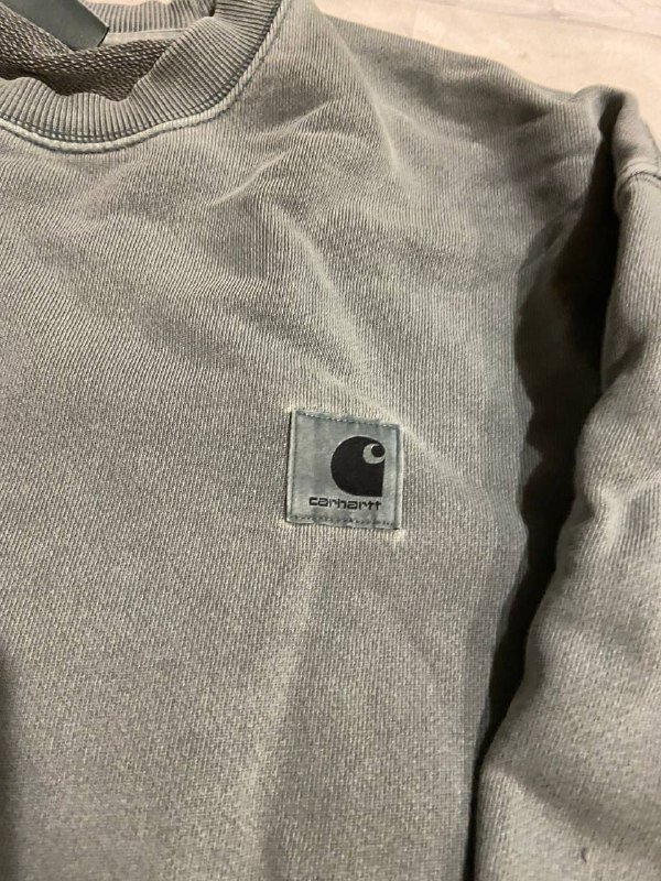 Carhartt sweater size S-M 4