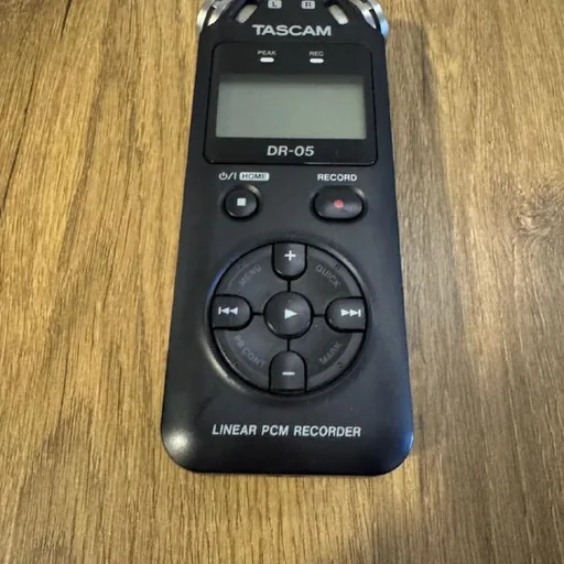 Tascam DR-05 аудиорекордер