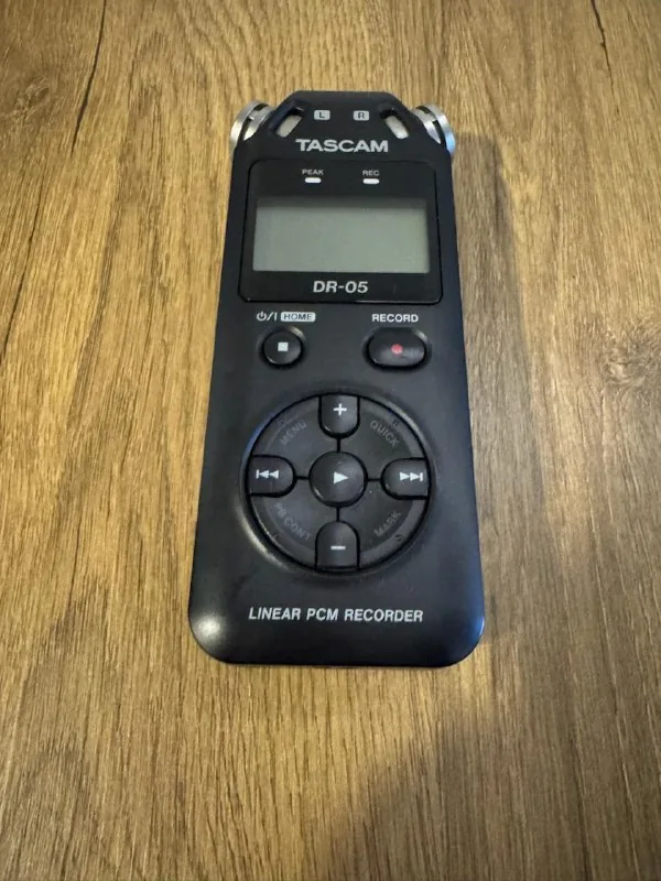 Tascam DR-05 аудиорекордер 1