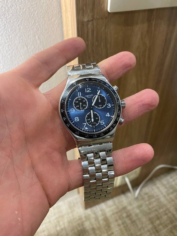 Azzaro The Most Wanted Intense, Mancera Cedrat Boise, джинсы Levi’s, куртка Adidas Originals, куртка Bershka, обувь Adidas Samba, обувь Veja, часы Swatch 8