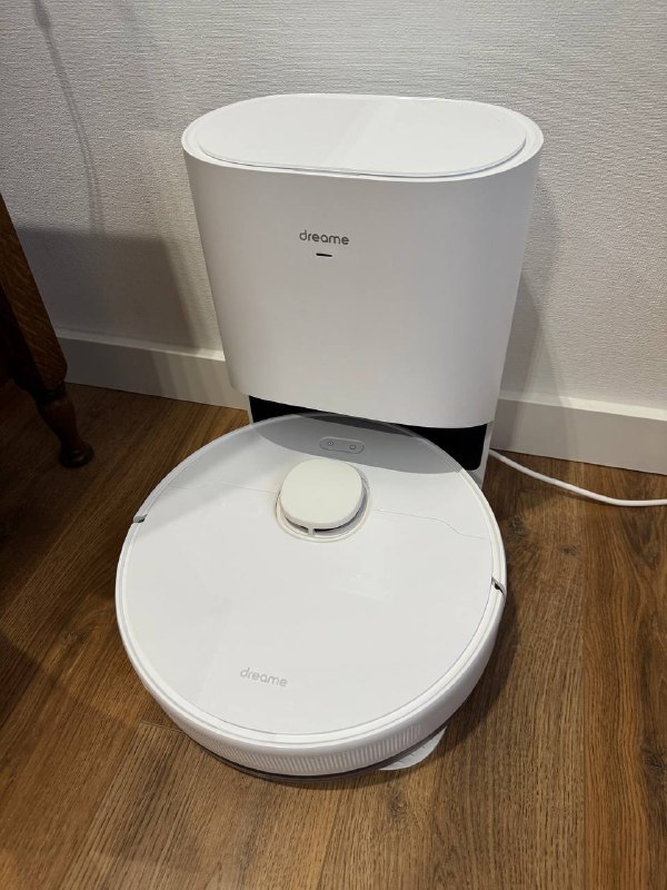 Робот пылесос DreameBot D9 Plus с влажной уборкой и самоочищением