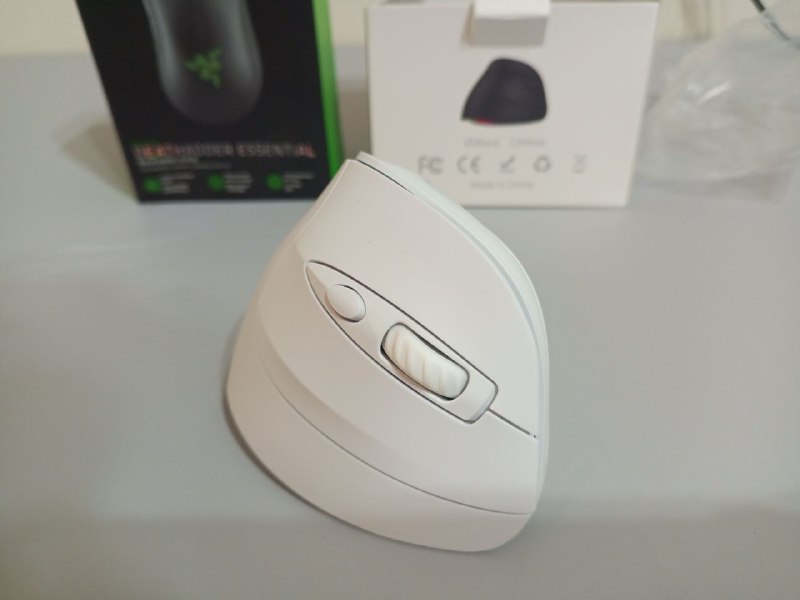 Беспроводная вертикальная RGB мышь Jomaa V53, Deathadder Essential 2