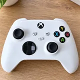 Xbox Series S 512 GB с двумя джойстиками и гарнитурой 3