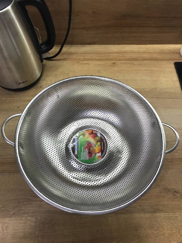 Большая сковородка, маленькая сковородка, большой дуршлаг 4