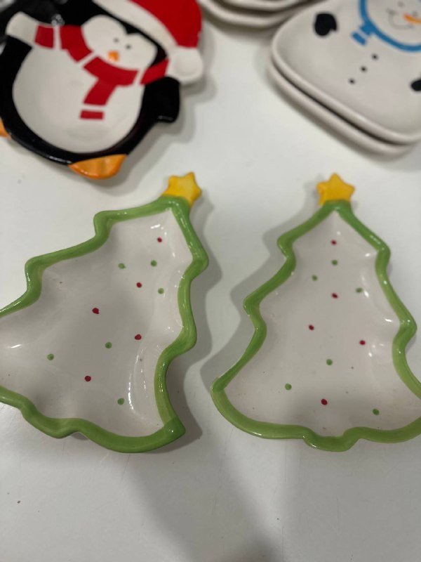 Новогодние керамические тарелочки в форме елки, снеговика, Санты, пингвина 4