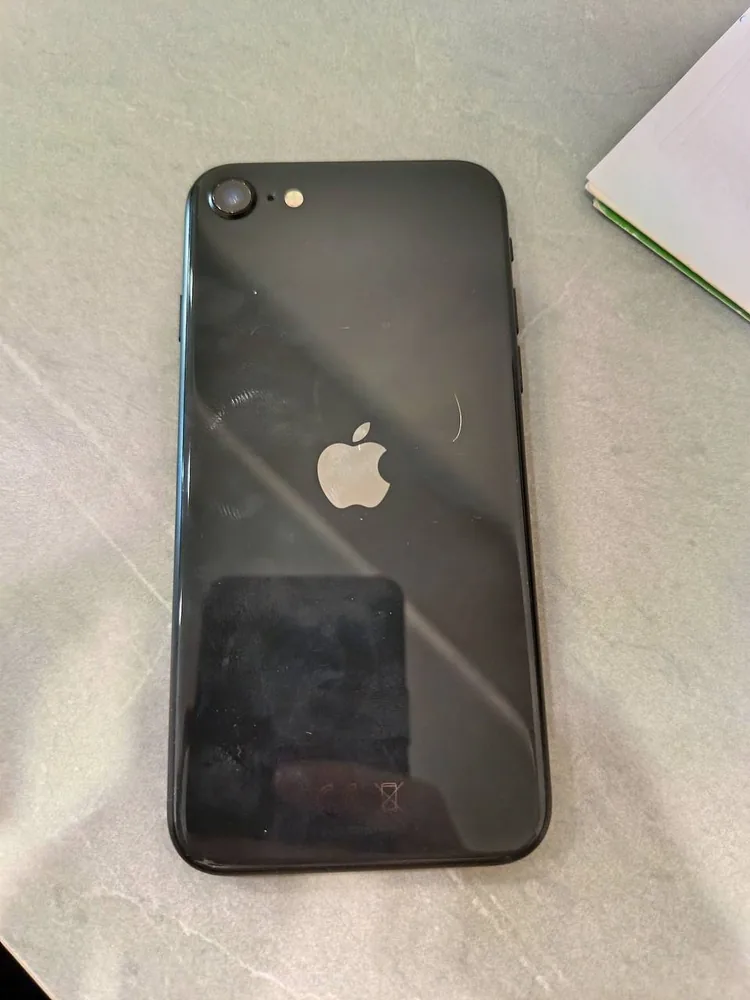 iPhone SE 2020 128 ГБ 1