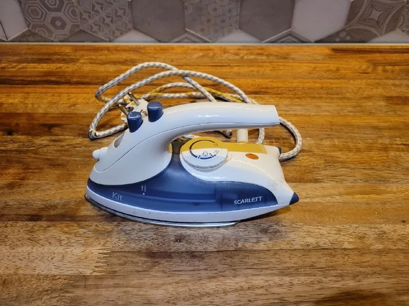 Утюг SCARLETT SC-1135S 1