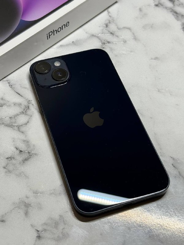 iPhone 14 plus 256 GB с кабелем и чехлами 2
