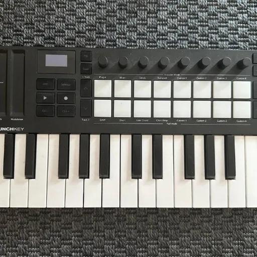 midi клавиатура Novation launchkey 25 mini mk 4