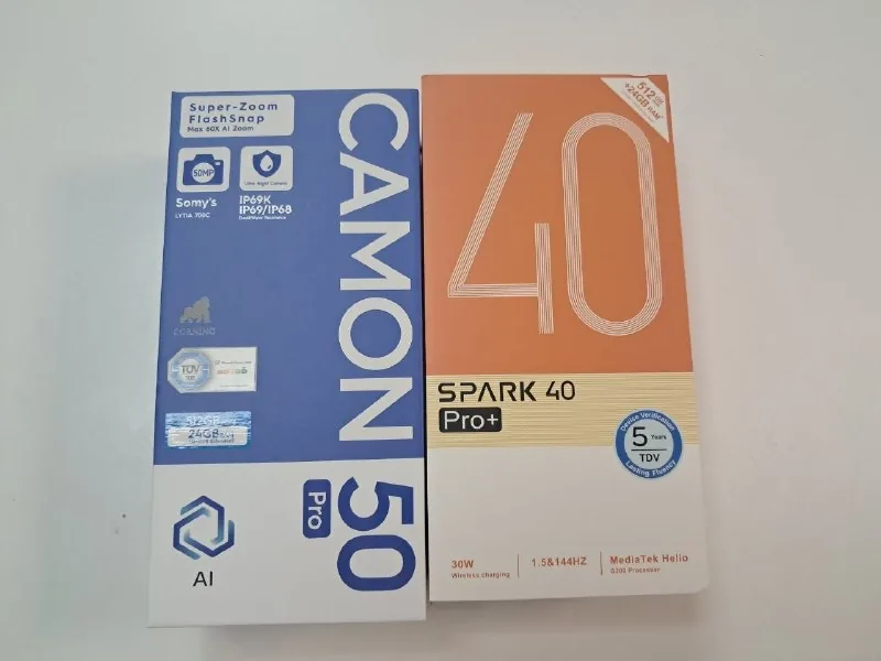 Два телефона Tecno Spark 40 Pro+ и Infinix 1