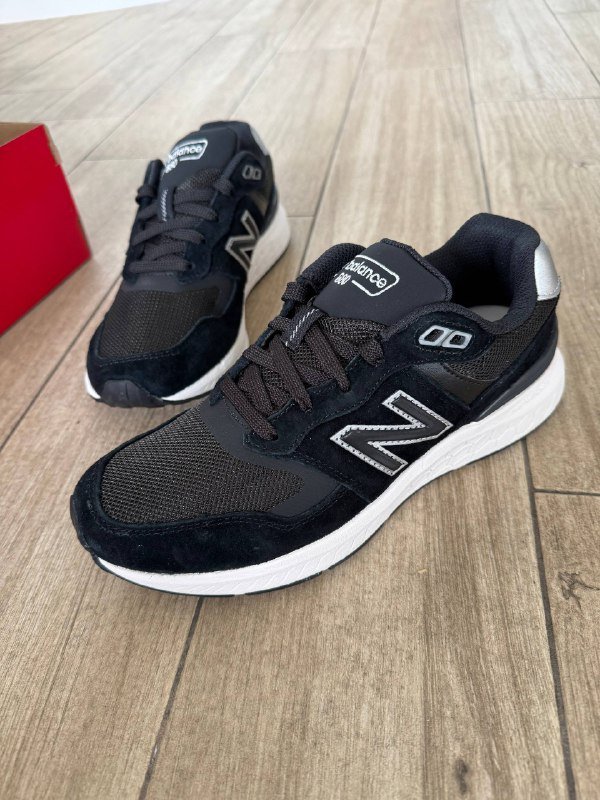 кроссовки New Balance 880 размер 39
