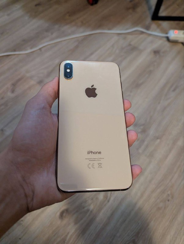 Золотой iPhone XS Max 256GB 2