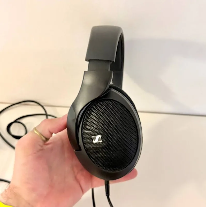 Sennheiser HD 550, Beyerdynamic DT 270 Pro 1