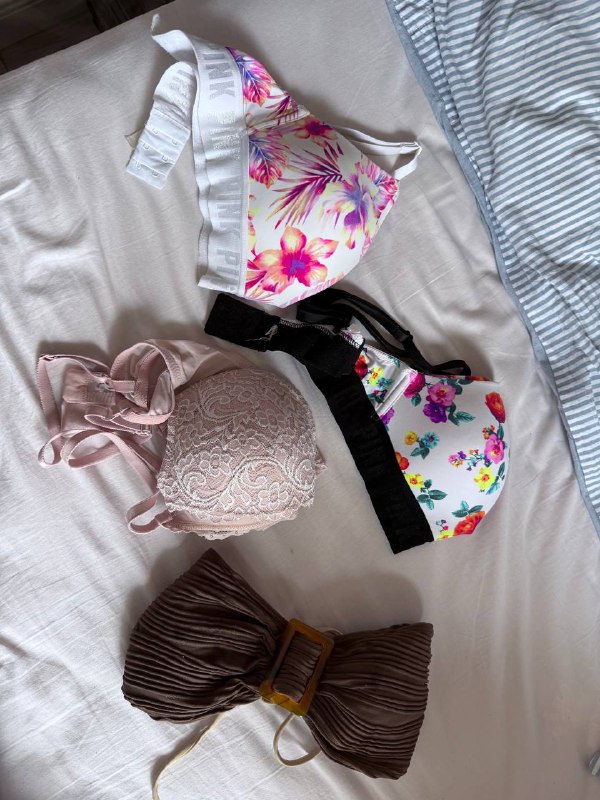 Лифчики Victoria Secret, купальник верх и низ