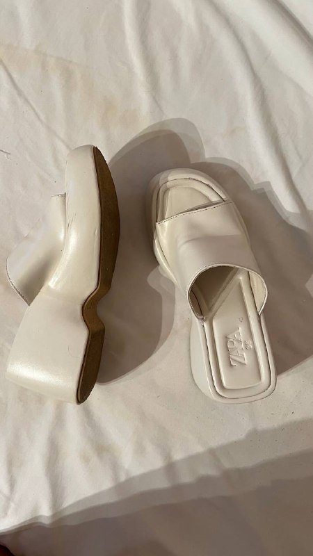 чемодан Modo, белые сабо Zara, черные ботильоны Zara, пиджак эко кожа, платье Zara 2