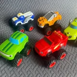 Blaze and the Monster Machines toy car set, 5 pieces 5