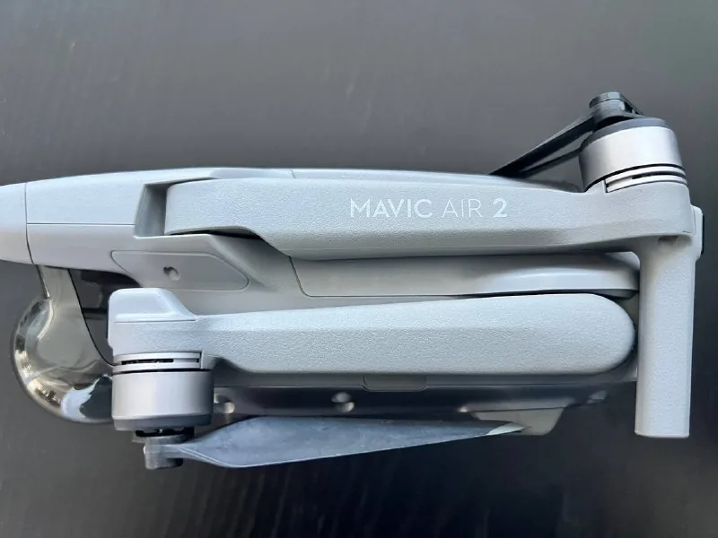 квадрокоптер DJI Mavic Air 2 Fly More Combo 1