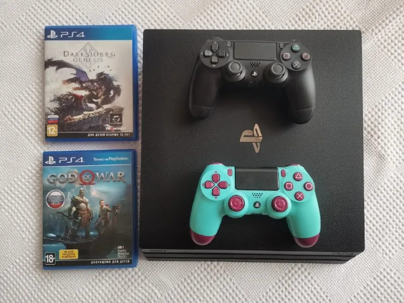 Sony PlayStation 4 Pro 1TB, геймпады, игры