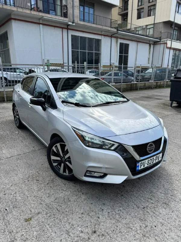Nissan Versa 2020 1
