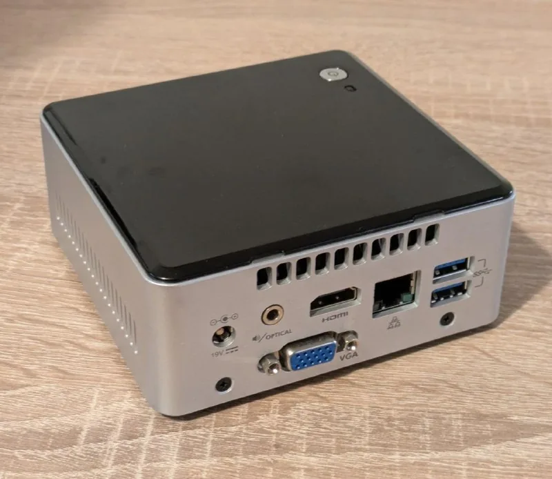 Intel NUC 5PPYH, Pentium N3700, 8 ГБ, SSD 120 ГБ 1